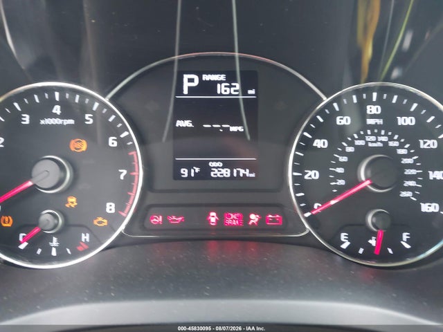 45830095 :رقم المزاد ، 3KPFK4A71JE229142 vin ، 2018 Kia Forte Lx مزاد بيع