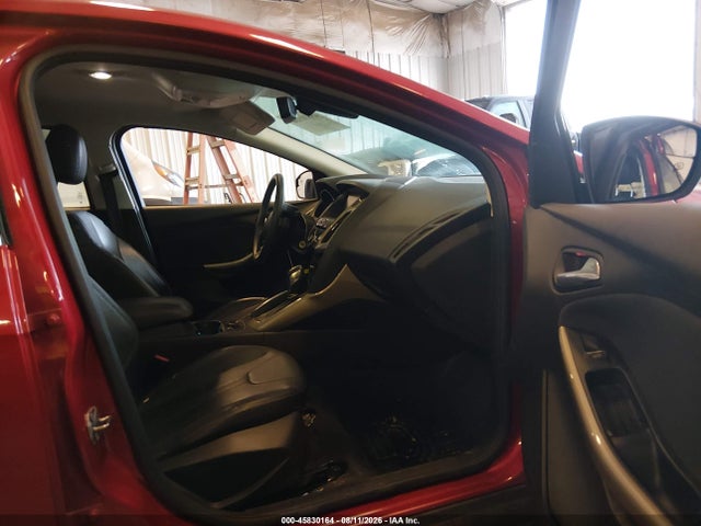 45830164 :رقم المزاد ، 1FAHP3M27CL284070 vin ، 2012 Ford Focus Sel مزاد بيع