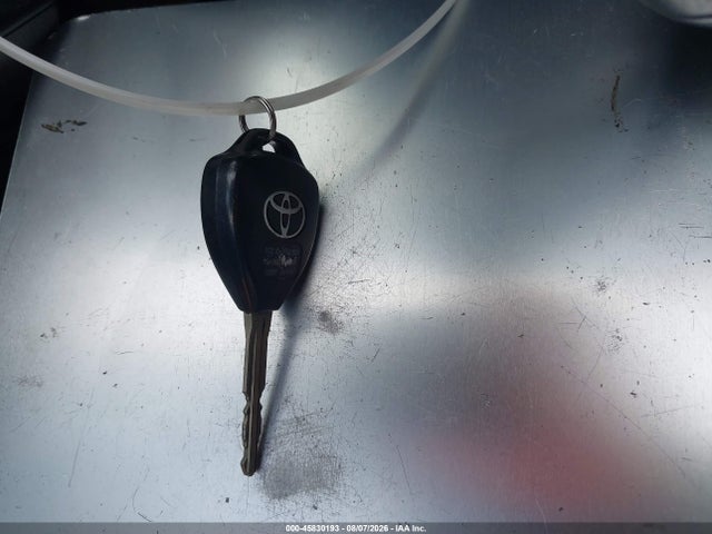 VNKKTUD39GA057305 Toyota Yaris Se