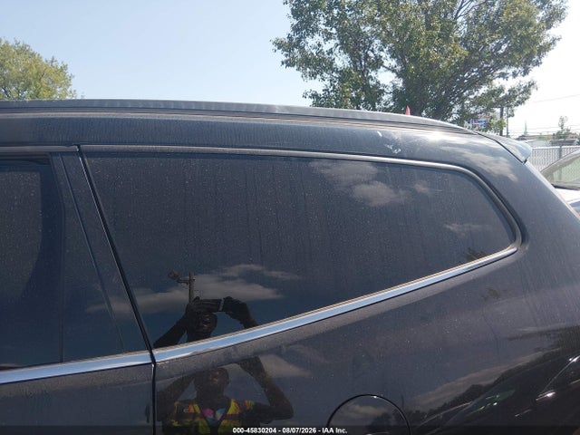 45830204 :رقم المزاد ، 1GNKRGKD9HJ121131 vin ، 2017 Chevrolet Traverse Lt مزاد بيع
