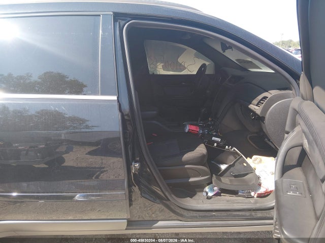 45830204 :رقم المزاد ، 1GNKRGKD9HJ121131 vin ، 2017 Chevrolet Traverse Lt مزاد بيع