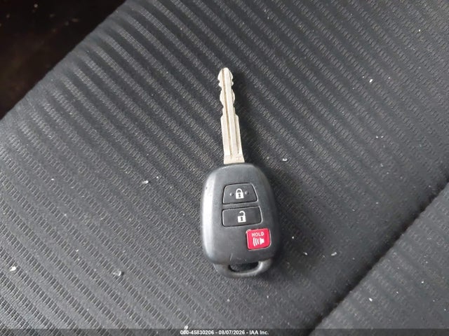 2T3BFREV9FW265245 Toyota RAV4 LE