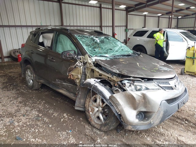 2T3BFREV9FW265245 Toyota RAV4 LE