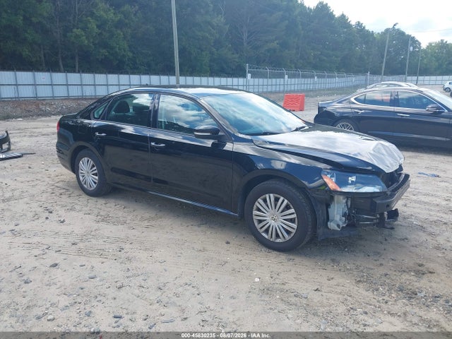 2015 Volkswagen Passat 1.8t S მანქანა იყიდება აუქციონზე, vin: 1VWAT7A3XFC069733, აუქციონის ნომერი: 45830235