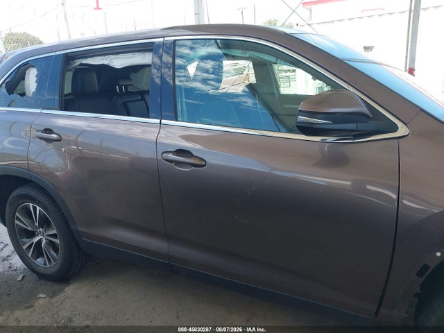 Toyota Highlander Le Plus 2019 5TDZZRFH7KS347839 Image 13