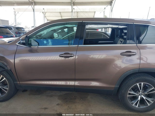 Toyota Highlander Le Plus 2019 5TDZZRFH7KS347839 Image 14