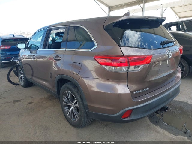 Toyota Highlander Le Plus 2019 5TDZZRFH7KS347839 Image 3
