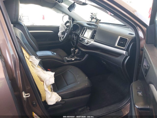 Toyota Highlander Le Plus 2019 5TDZZRFH7KS347839 Image 5
