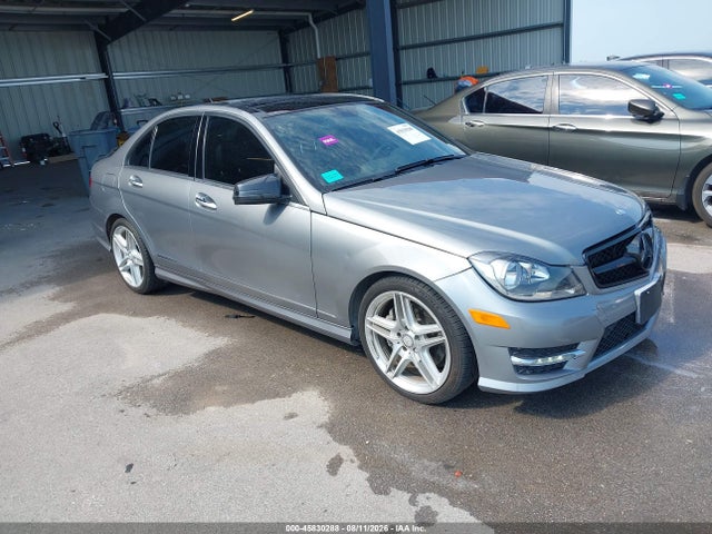 Mercedes-Benz C 300 Sport 4matic 2014 WDDGF8ABXER308975 главное изображение