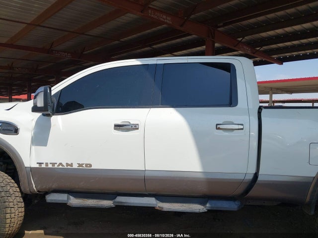 45830358 :رقم المزاد ، 1N6BA1F49HN566840 vin ، 2017 Nissan Titan Xd Platinum Reserve Diesel مزاد بيع