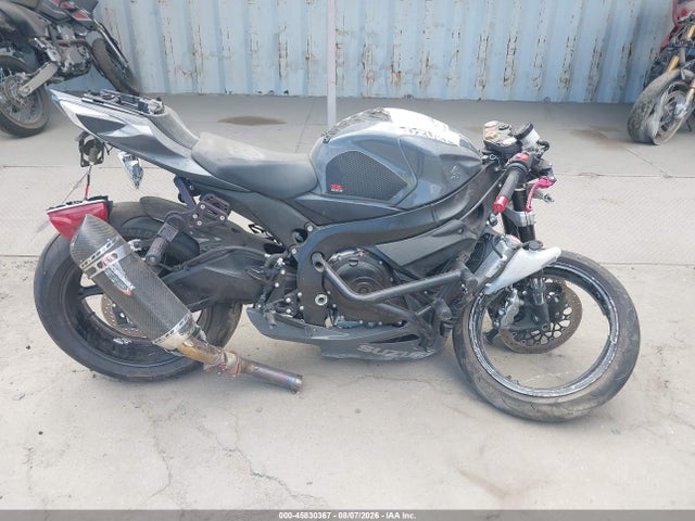45830367 :رقم المزاد ، JS1GN7FA4S7100289 vin ، 2025 Suzuki Gsx-r600 مزاد بيع