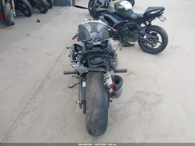 45830367 :رقم المزاد ، JS1GN7FA4S7100289 vin ، 2025 Suzuki Gsx-r600 مزاد بيع