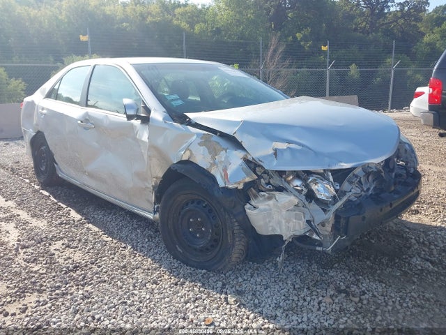 2014 Toyota Camry Le მანქანა იყიდება აუქციონზე, vin: 4T4BF1FK2ER444858, აუქციონის ნომერი: 45830496
