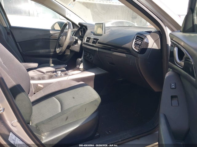 3MZBM1U76FM196751 Mazda Mazda3 I Sport