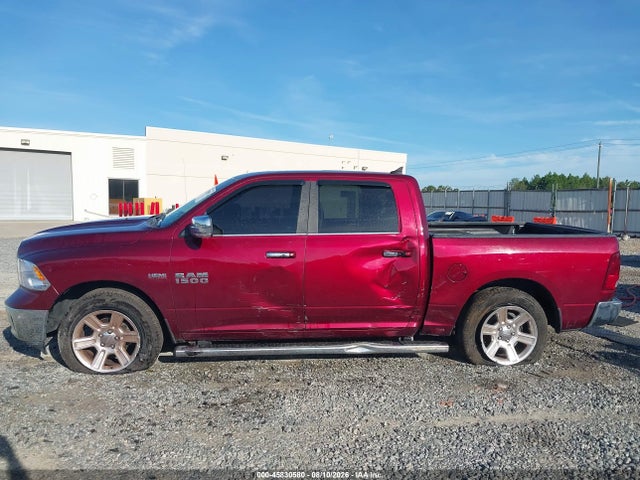 45830580 :رقم المزاد ، 1C6RR6LT4JS200107 vin ، 2018 Ram 1500 Slt مزاد بيع