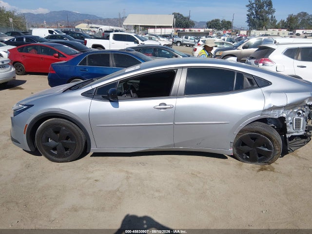 Toyota Prius Le 2024 JTDACAAU7R3037934 Image 14