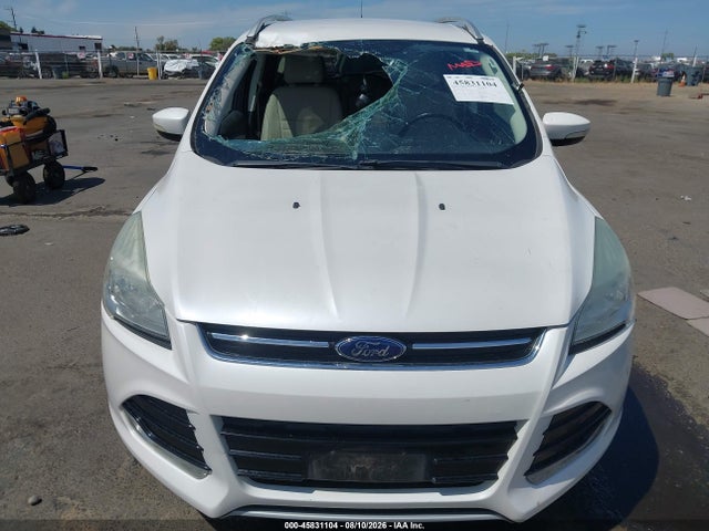 1FMCU0JX2FUB41324 Ford Escape Titanium