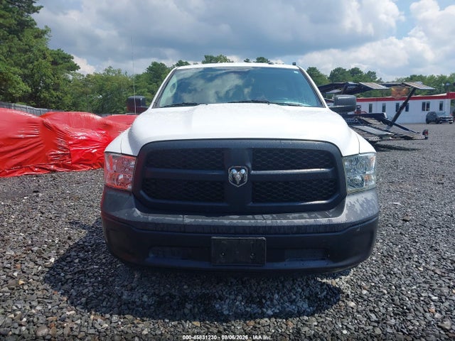 45831230 :رقم المزاد ، 3C6JR6DG7JG255415 vin ، 2018 Ram 1500 Tradesman  4x2 8' Box مزاد بيع