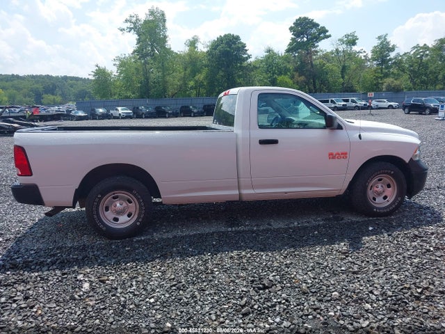 45831230 :رقم المزاد ، 3C6JR6DG7JG255415 vin ، 2018 Ram 1500 Tradesman  4x2 8' Box مزاد بيع