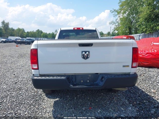 45831230 :رقم المزاد ، 3C6JR6DG7JG255415 vin ، 2018 Ram 1500 Tradesman  4x2 8' Box مزاد بيع