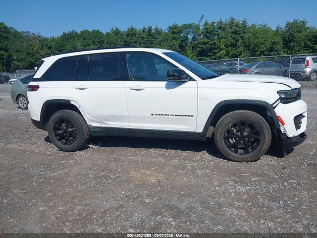 Продажа на аукционе авто 2024 Jeep Grand Cherokee Altitude 4x4, vin: 1C4RJHAG4R8934451, номер лота: 45831288