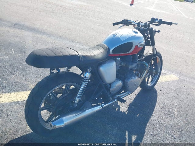 Продаж на аукціоні авто 2011 Triumph Motorcycle Bonneville, vin: SMT900K14BT490619, номер лоту: 45831373
