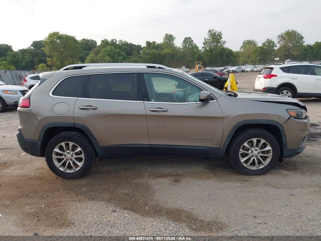 45831378 :رقم المزاد ، 1C4PJMCX7KD131272 vin ، 2019 Jeep Cherokee Latitude 4x4 مزاد بيع