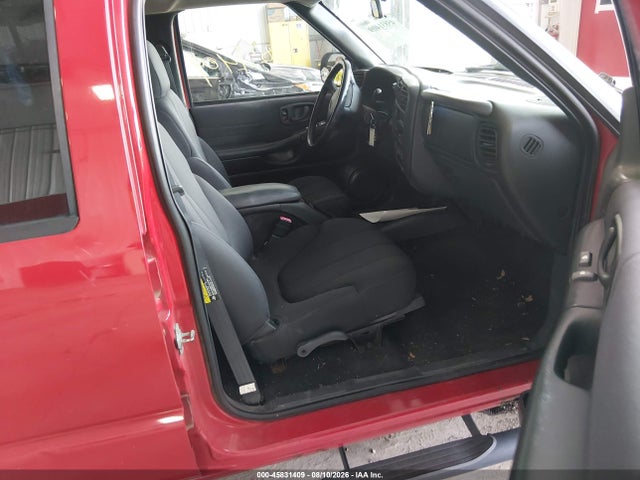 45831409 :رقم المزاد ، 1GCDT13X14K147705 vin ، 2004 Chevrolet S-10 Ls مزاد بيع