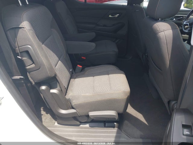 1GNERGKW3JJ242225 Chevrolet Traverse Lt Cloth