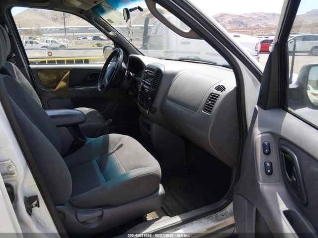 45831666 :رقم المزاد ، 1FMYU04152KD98643 vin ، 2002 Ford Escape Xlt مزاد بيع