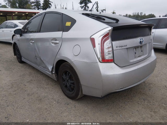 Toyota Prius Two 2014 JTDKN3DU3E0361013 Image 3