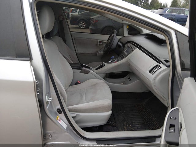 Toyota Prius Two 2014 JTDKN3DU3E0361013 Image 5