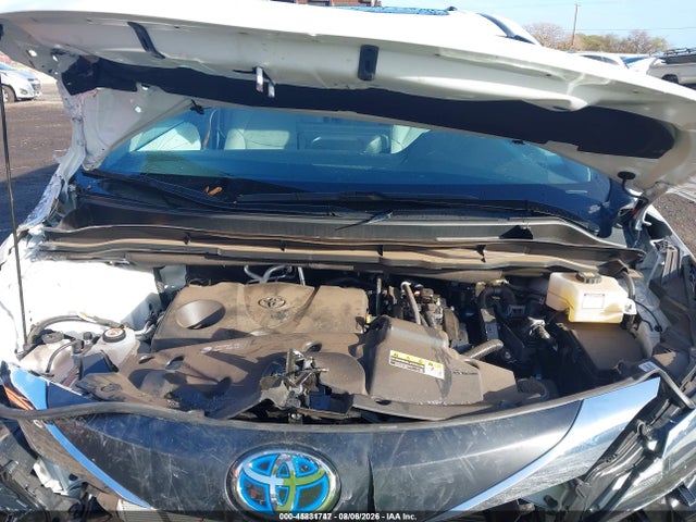 Toyota SIENNA XLE 2025 5TDYRKECXSS235836 Image 10