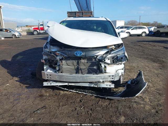 Toyota SIENNA XLE 2025 5TDYRKECXSS235836 Image 6