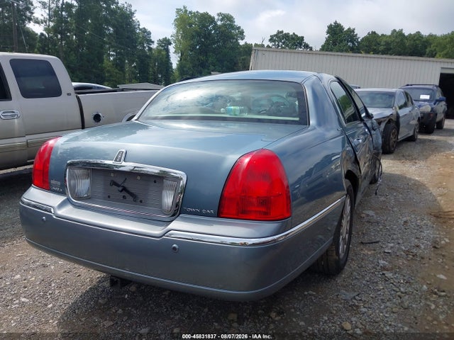Aukcja sprzedaży 2004 Lincoln Town Car Signature, vin: 1LNHM81W54Y663298, numer aukcji: 45831837