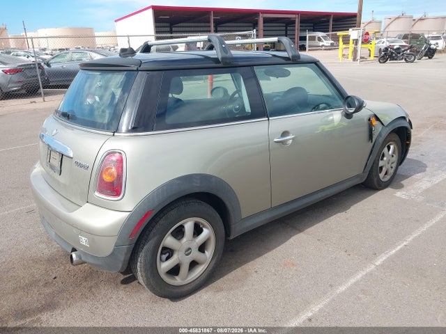 45831867 :رقم المزاد ، WMWMF3C50ATZ22256 vin ، 2010 Mini Cooper مزاد بيع