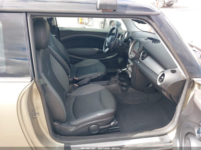 45831867 :رقم المزاد ، WMWMF3C50ATZ22256 vin ، 2010 Mini Cooper مزاد بيع