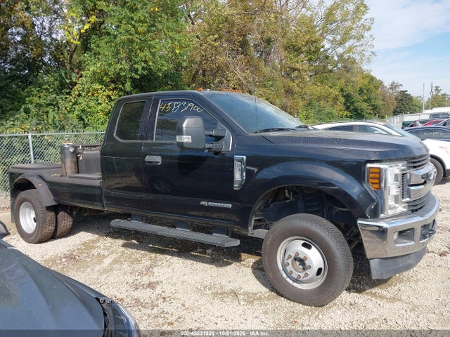 45831900 :رقم المزاد ، 1FT8X3DT0KEC49764 vin ، 2019 Ford F-350 Xlt مزاد بيع