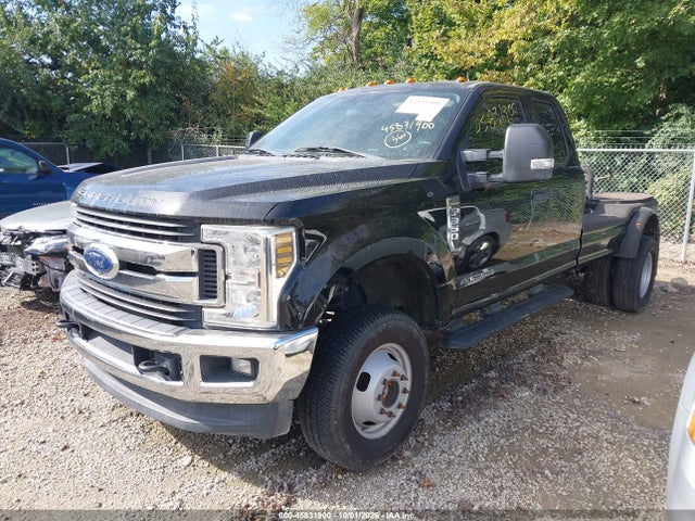 45831900 :رقم المزاد ، 1FT8X3DT0KEC49764 vin ، 2019 Ford F-350 Xlt مزاد بيع
