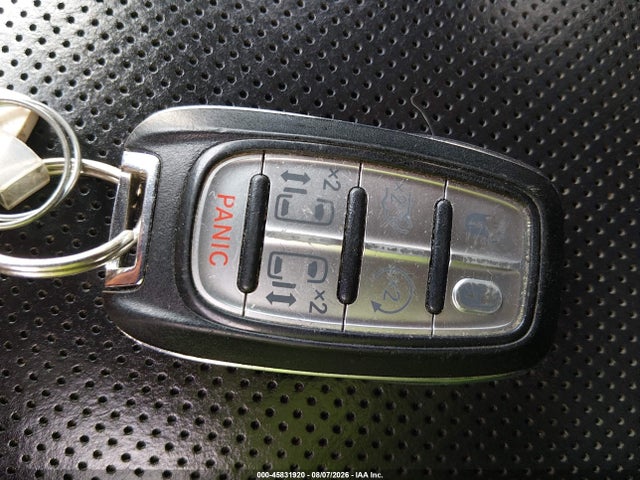 Продажа на аукционе авто 2018 Chrysler Pacifica Limited, vin: 2C4RC1GG1JR186887, номер лота: 45831920