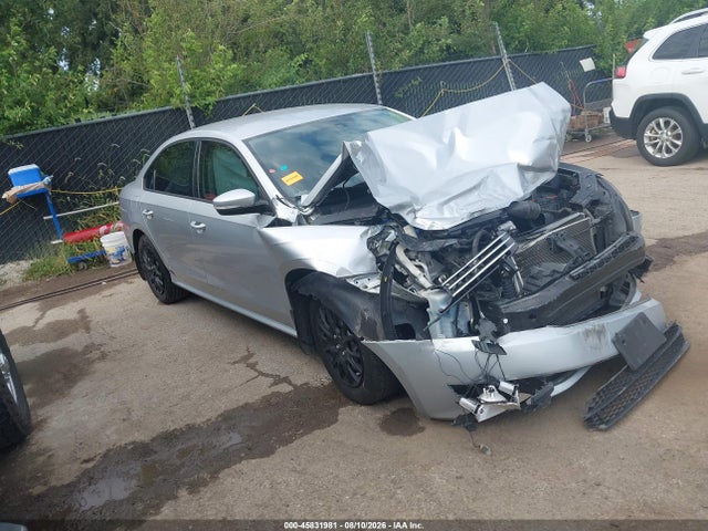 Продажа на аукционе авто 2015 Volkswagen Passat 1.8t S, vin: 1VWAS7A35FC009538, номер лота: 45831981
