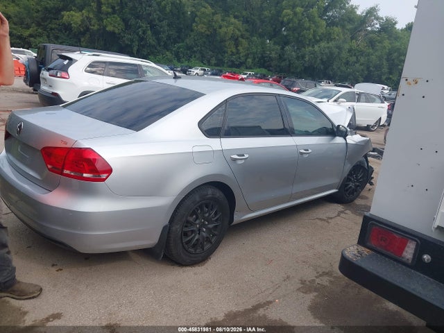Продажа на аукционе авто 2015 Volkswagen Passat 1.8t S, vin: 1VWAS7A35FC009538, номер лота: 45831981