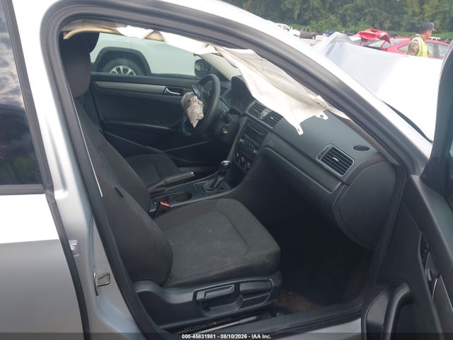 Продажа на аукционе авто 2015 Volkswagen Passat 1.8t S, vin: 1VWAS7A35FC009538, номер лота: 45831981