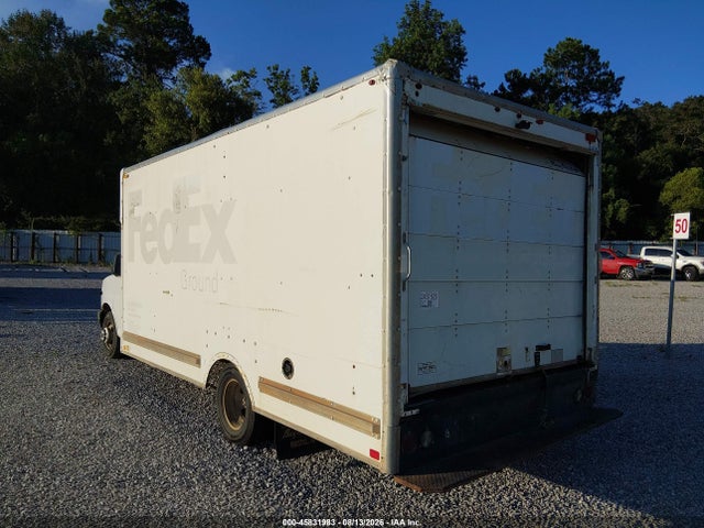 45831983 :رقم المزاد ، 1GD37TCG5H1106206 vin ، 2017 Gmc Savana Cutaway Work Van مزاد بيع