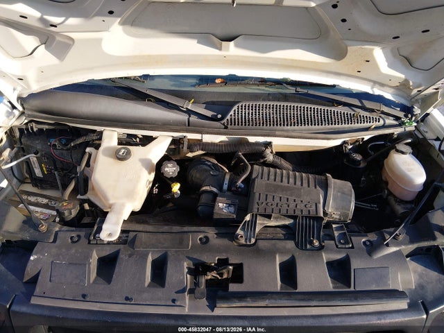 45832047 :رقم المزاد ، 1GB3G3CGXF1118339 vin ، 2015 Chevrolet Express Cutaway 3500 مزاد بيع