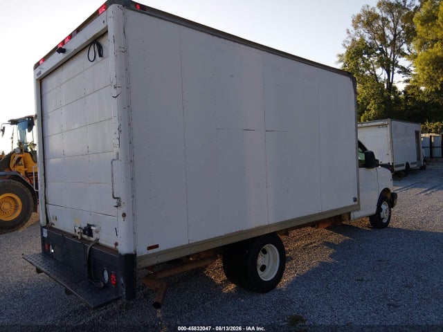 45832047 :رقم المزاد ، 1GB3G3CGXF1118339 vin ، 2015 Chevrolet Express Cutaway 3500 مزاد بيع