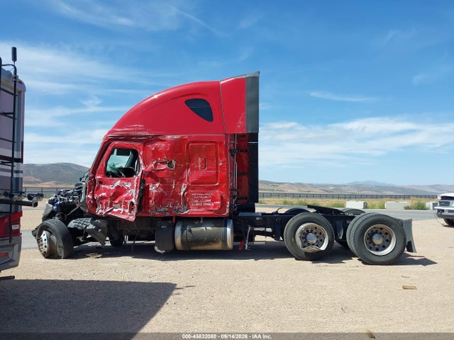 2022 Freightliner New Cascadia 126 მანქანა იყიდება აუქციონზე, vin: 3AKJHHDR3NSMF9395, აუქციონის ნომერი: 45832080