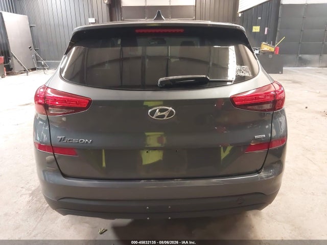 KM8J2CA42KU988956 Hyundai TUCSON SE