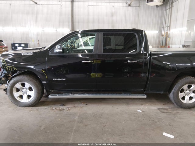 Продажа на аукционе авто 2020 Ram 1500 Big Horn  4x4 6'4 Box, vin: 1C6SRFMT1LN288289, номер лота: 45832137