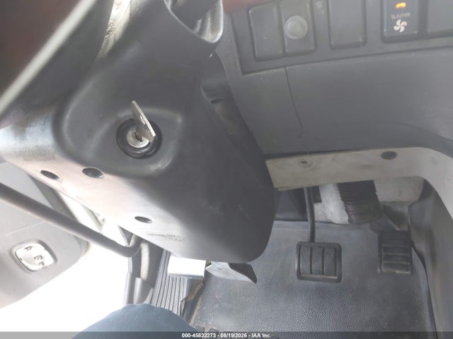 Продажа на аукционе авто 2007 Volvo Vn, vin: 4V4NC9GH17N445345, номер лота: 45832273